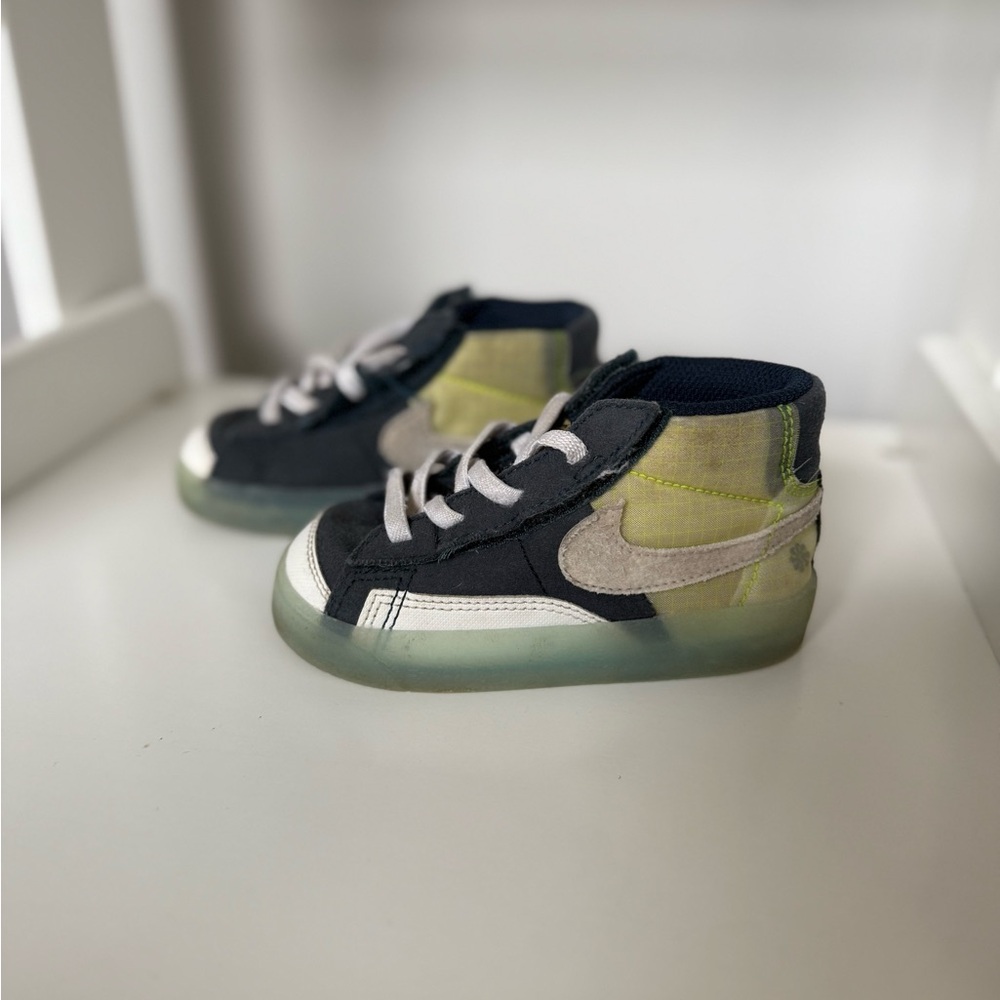 Nike Kids High-Top Sneakers - Navy and Green